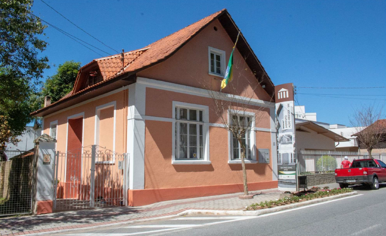 INSTITUTO ALDO KRIGER